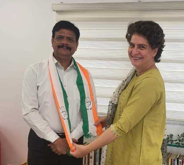 बसपा सरकार में कैबिनेट मंत्री रहे नकुल दुबे कांग्रेस में शामिल बसपा सरकार में कैबिनेट मंत्री रहे नकुल दुबे कांग्रेस में शामिल